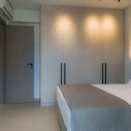 Aliki Apts *