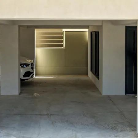 Aliki Apts * ハニア