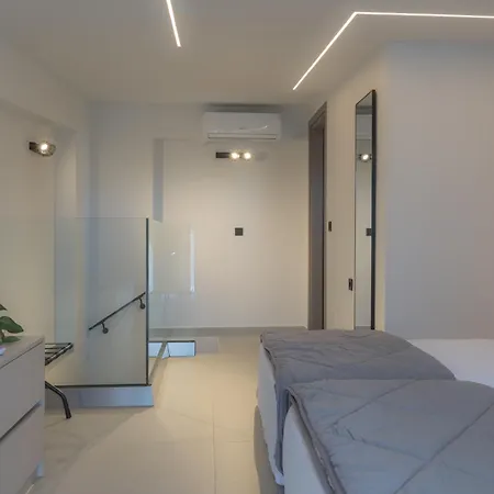 Aliki Apts *