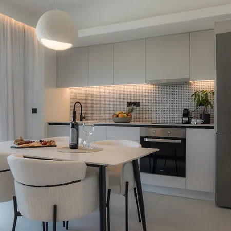Aliki Apts *