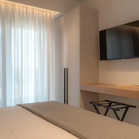 Aliki Apts アパート