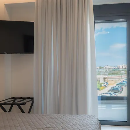 Aliki Apts *