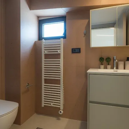 Aliki Apts *